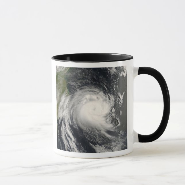 Mug Le cyclone tropical Favio s'approche du Mozambique (Droite)