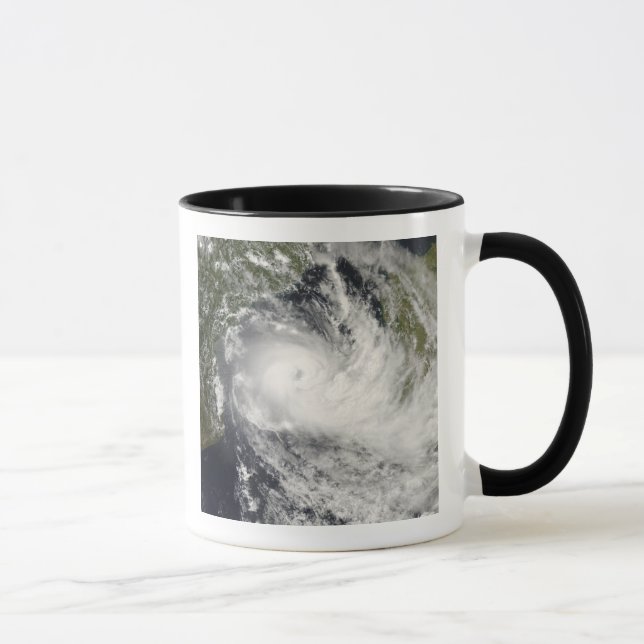 Mug Le cyclone tropical Jokwe au Mozambique Channe (Droite)