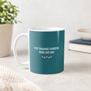 Mug Le dévouement transforme les jeunes vies - Parent 