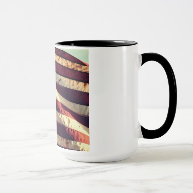 Mug Le drapeau américain – emblème de liberté et de dé (Droite)
