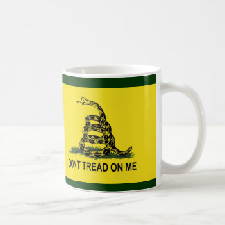 Mug Le drapeau de Gadsden ne marchent pas sur moi