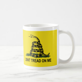 Mug Le drapeau de Gadsden ne marchent pas sur moi