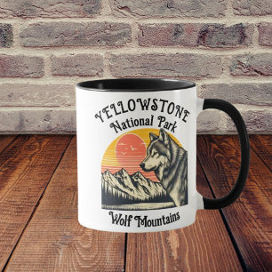 Mug Le Loup Solitaire Se Trouve Devant La Montagne Maj