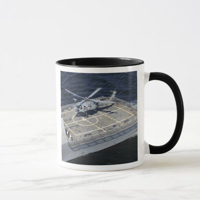 Mug Le navire de combat du littoral USS Freedom (Droite)