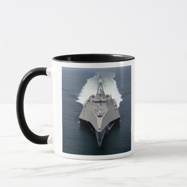 Mug Le navire de combat littoral Independence (Gauche)
