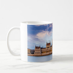 Mug Le Palais du Parlement à Budapest, sur le Danube K