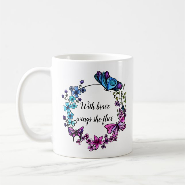 Mug Le papillon et les fleurs tressent le nom de (Gauche)