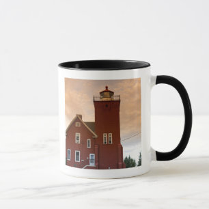 Mug Le phare de Two Harbors surplombant la baie d'Agat