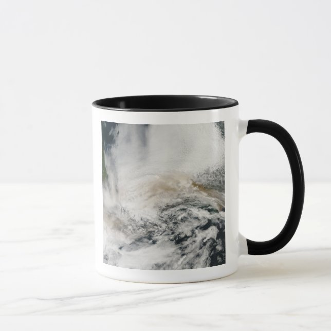 Mug Le pic de Sarychev traversant la mer d'Okhotsk (Droite)