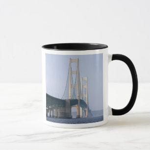 Mug Le pont Mackinac enjambant les Détroits de