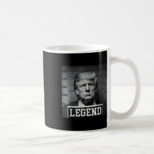 Mug Le président Trump frappe de plein fouet