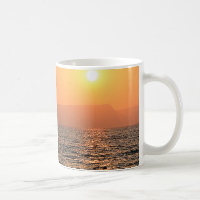 Mug le soleil réglé en mer de la Galilée (Droite)