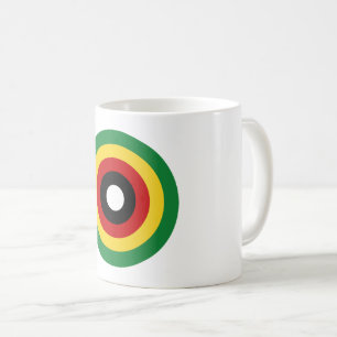 Mug Le symbole du drapeau du pays rond du Zimbabwe cer