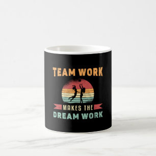 Mug Le travail d'équipe de volleyball fait Dream Work