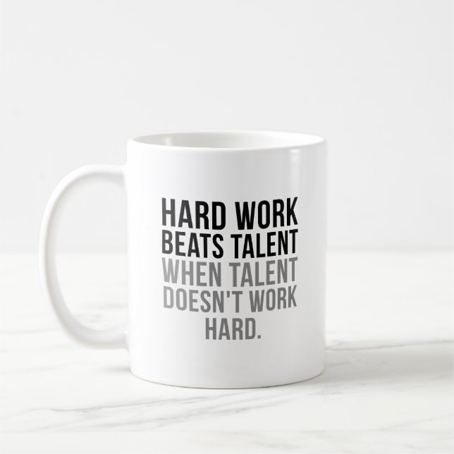 Mug Le travail dur bat le talent (Gauche)