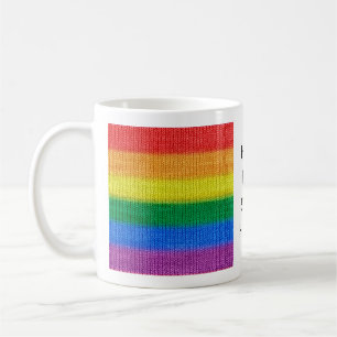 Mug Le tricot de drapeau d'arc-en-ciel barre le motif