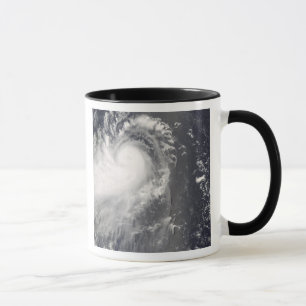 Mug Le typhon Nuri approche des Philippines