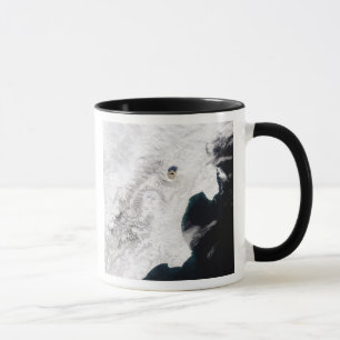 Mug Le volcan Shiveluch dans le kraï de Kamchatka, Rus