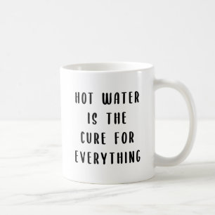 Mug L'eau chaude est le remède à tout