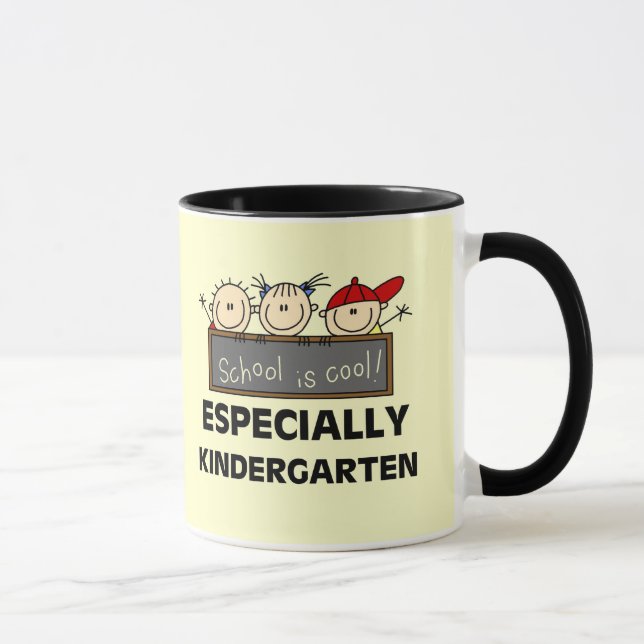 Mug L'école de jardin d'enfants est les T-shirts et (Droite)