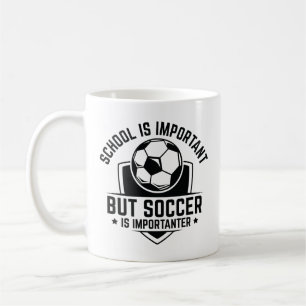 Mug L'École Est Importante, Mais Le Football Est Impor