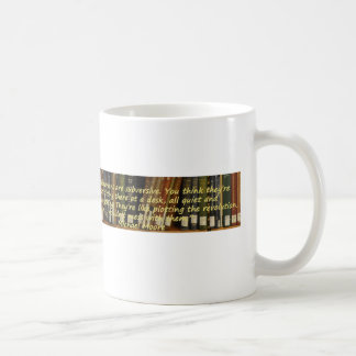 Mug Les bibliothécaires sont subversifs
