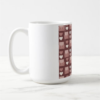 Mug les coeurs volants, les enveloppes d'amour et les