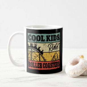 Mug Les enfants cool conduisent des montagnes russes d