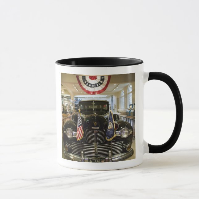 Mug Les Etats-Unis, Michigan, Dearborn : Le musée de (Droite)
