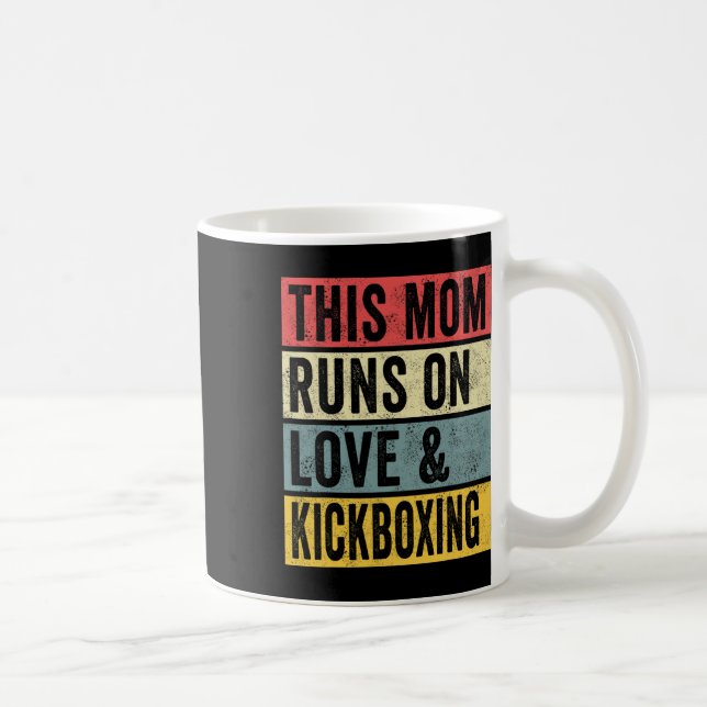 Mug Les femmes Cette maman fonctionne à l'amour et à l (Droite)