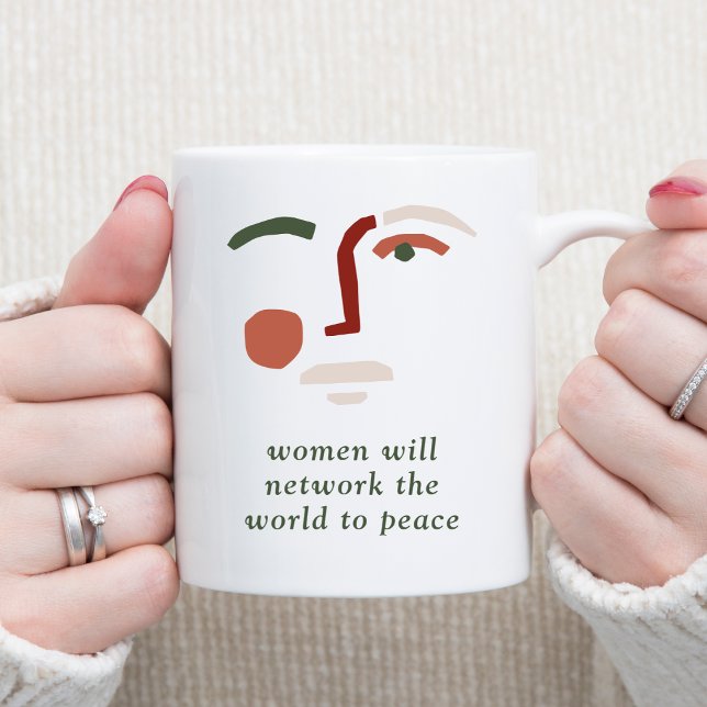 Mug Les femmes vont mettre le monde en réseau pour la  (Abstract Womans Face Women Will Network the World to Peace Motivational Coffee Mug)
