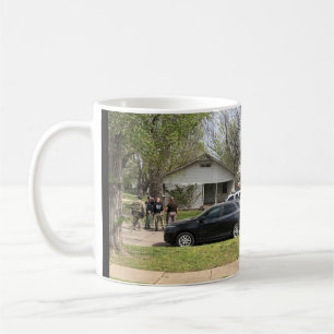 Mug Les flics dans la poitrine