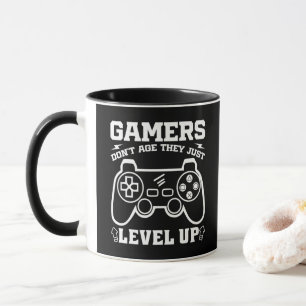 Mug Les gamers ne vieillissent pas ils juste niveler l