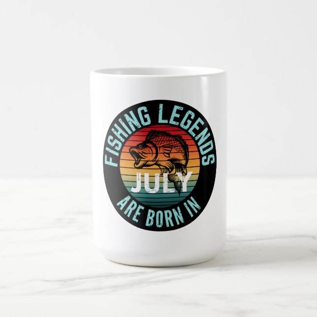 MUG LES LÉGENDES DE PÊCHE NÉCESSITENT EN JUILLET (Centre)