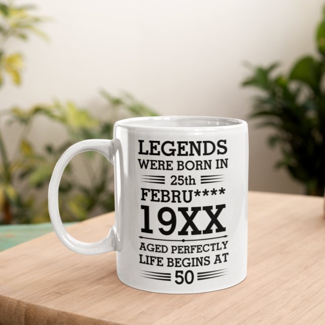 Mug Les légendes personnalisées sont nées à la date Mo (Créateur téléchargé)