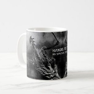 Mug Les mains en l'air ! Mon Bras Spécial. Squelette