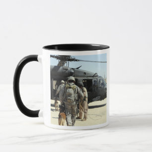 Mug Les maitres-chien de chien d'utilité militaires