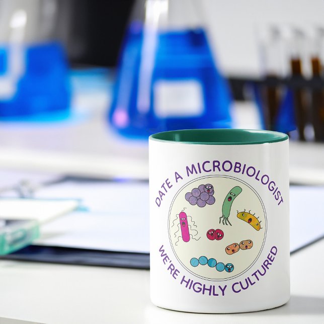 Mug Les microbiologistes sont très cultivés drôle (Créateur téléchargé)