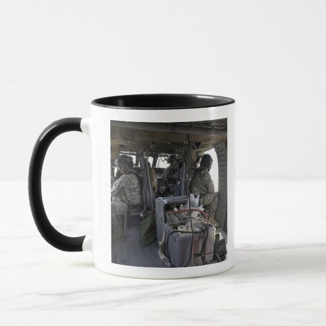 Mug les soldats surveillent les dangers (Gauche)