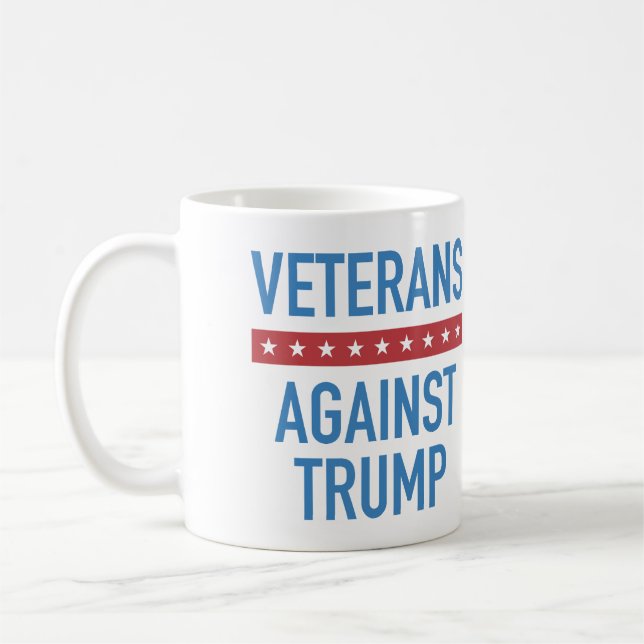 Mug Les vétérans contre Trump (Gauche)