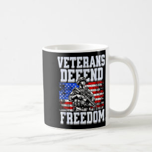 Mug Les vétérans défendent la liberté de notre soldat