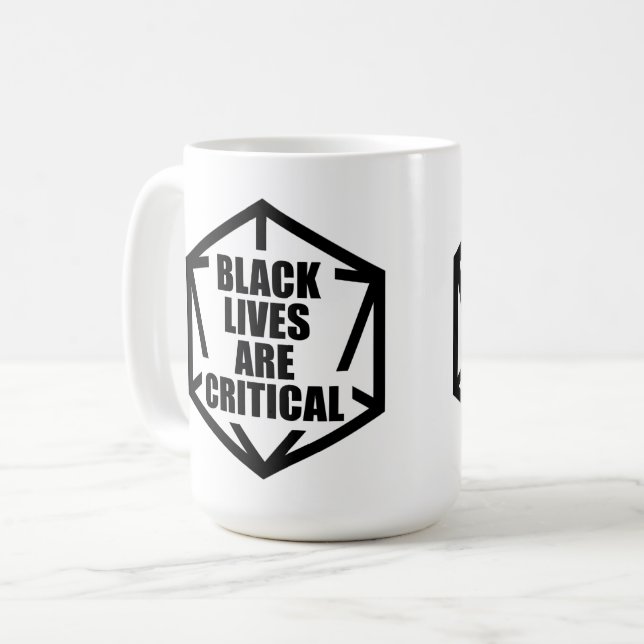 Mug Les vies noires de BLM sont critiques [B&W] (Devant gauche)