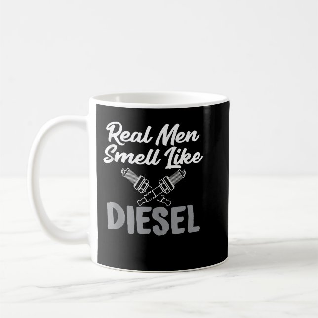 Mug Les vrais hommes sentent comme Diesel Sarcastique  (Gauche)