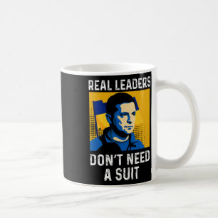 Mug Les vrais leaders n'ont pas besoin d'un costume -