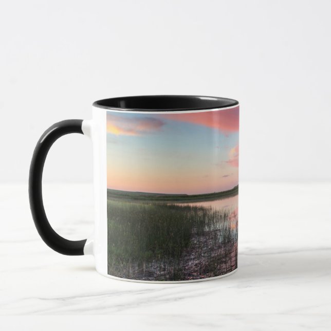 Mug L'étang de la prairie reflète les nuages brillants (Gauche)