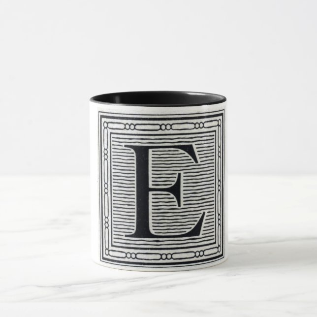 Mug Lettre bloc "E" Bois coupé en bois (Centre)