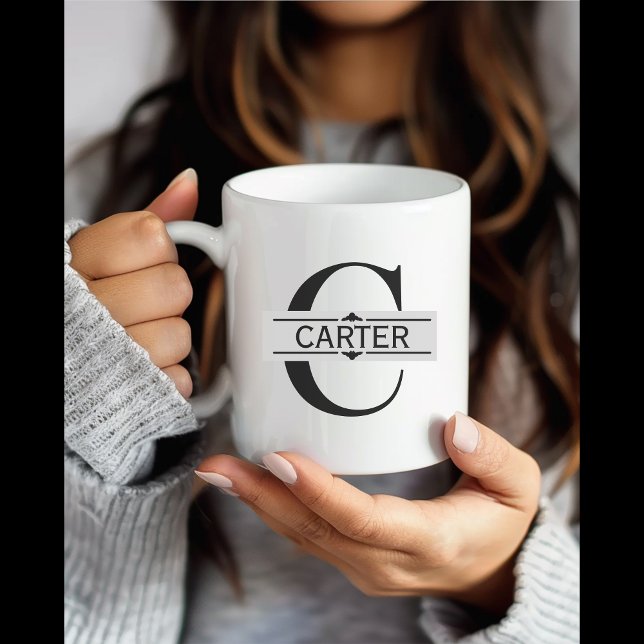 Mug Lettre C | Monogramme à fente ornementale noire (Letter C Monogram Wedding Mugs)