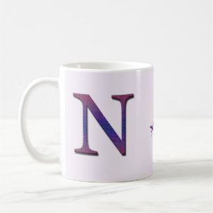 Mug Lettre carreaux bleu rose pourpre N Monogramme ini