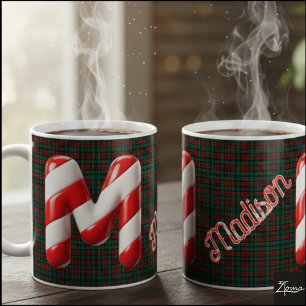 Mug Lettre de Noël M rayée en forme de canne à bonbons