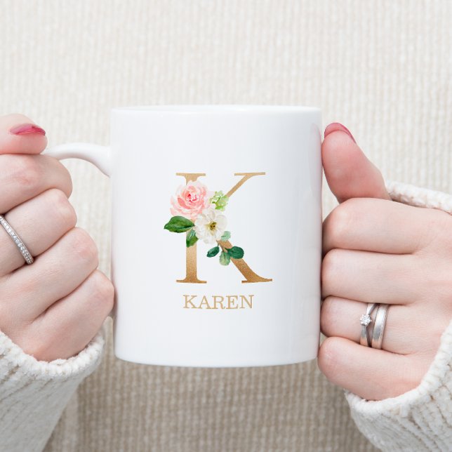 Mug Lettre d'or monogramme K | Vert rose floral (Créateur téléchargé)